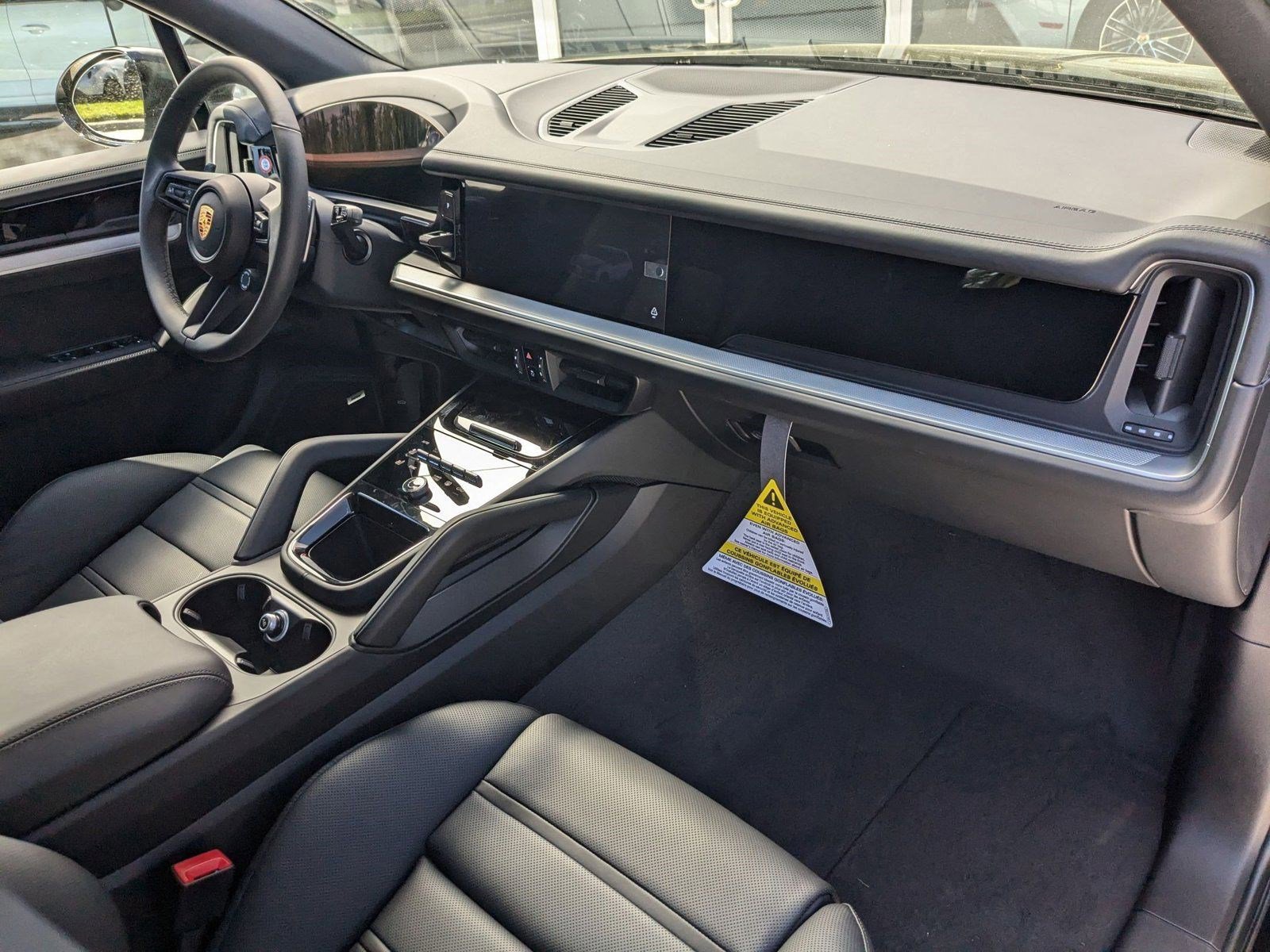 Certified 2025 Porsche Cayenne image 25