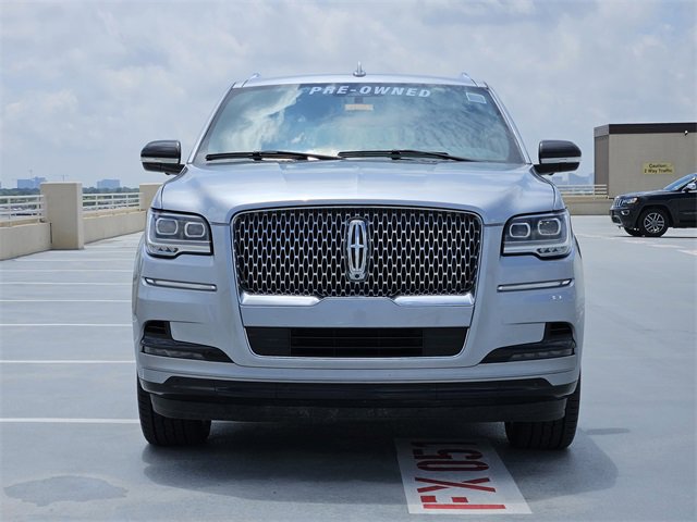 Used 2024 Lincoln Navigator L 4WD image 2