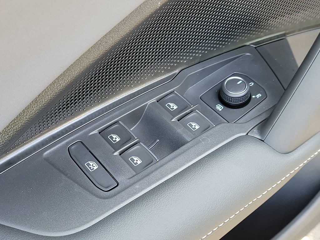 New 2026 Volkswagen Tiguan SE image 15