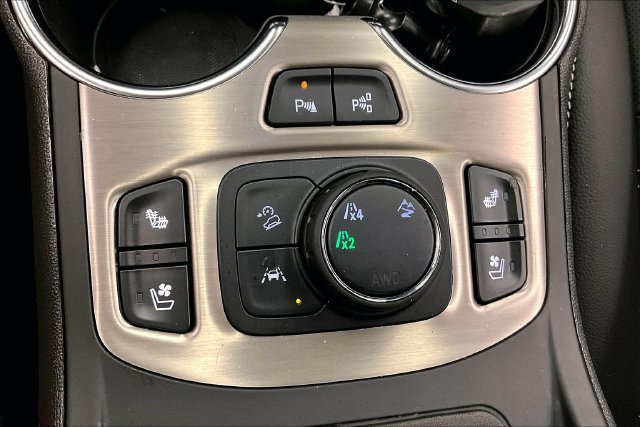 Used 2024 GMC Terrain Denali w/ Denali Premium Package AWD/4WD image 38