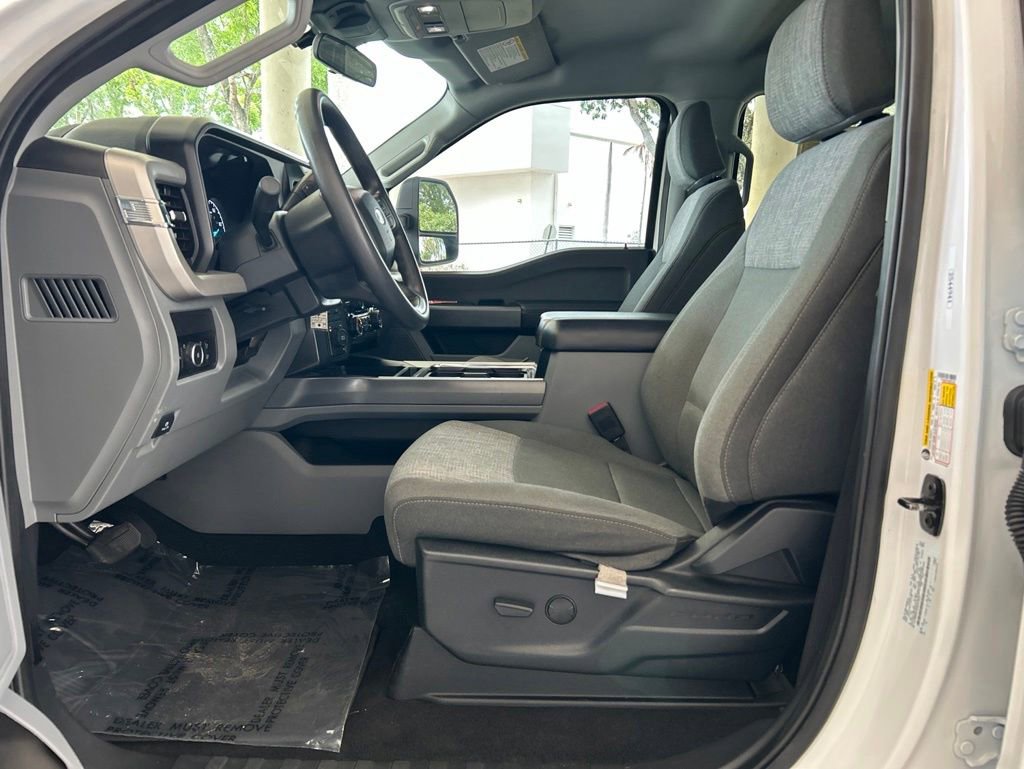 Used 2025 Ford F350 XLT w/ FX4 Off-Road Package AWD/4WD image 5