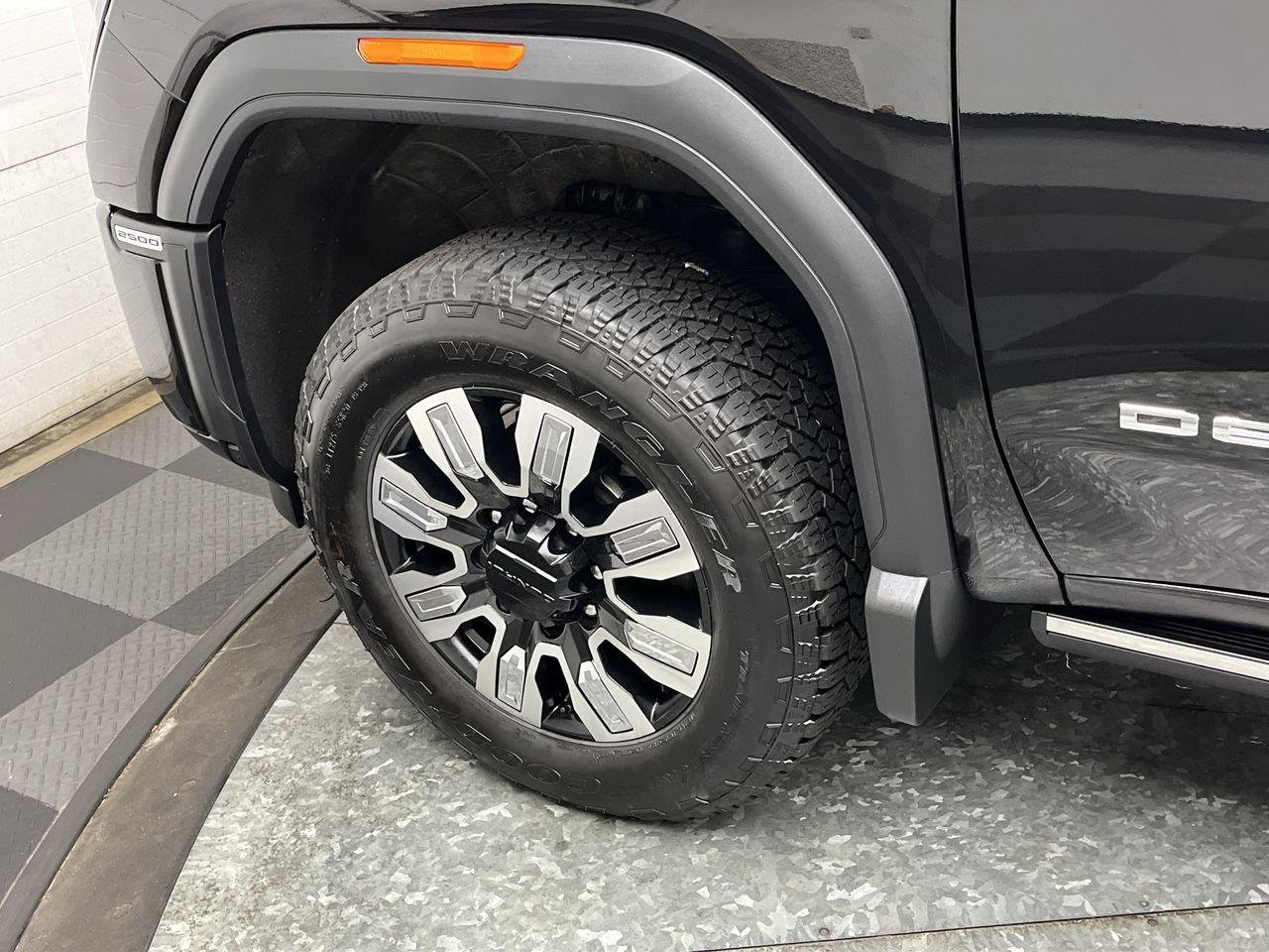 Certified 2026 GMC Sierra 2500 Denali w/ Denali Reserve Package AWD/4WD image 40