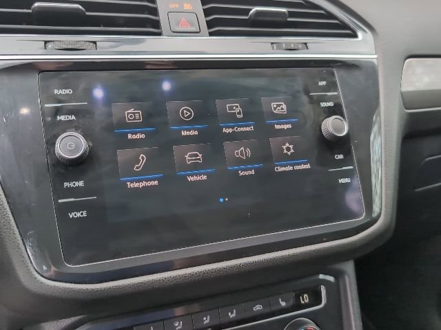 Used 2019 Volkswagen Tiguan SE image 19