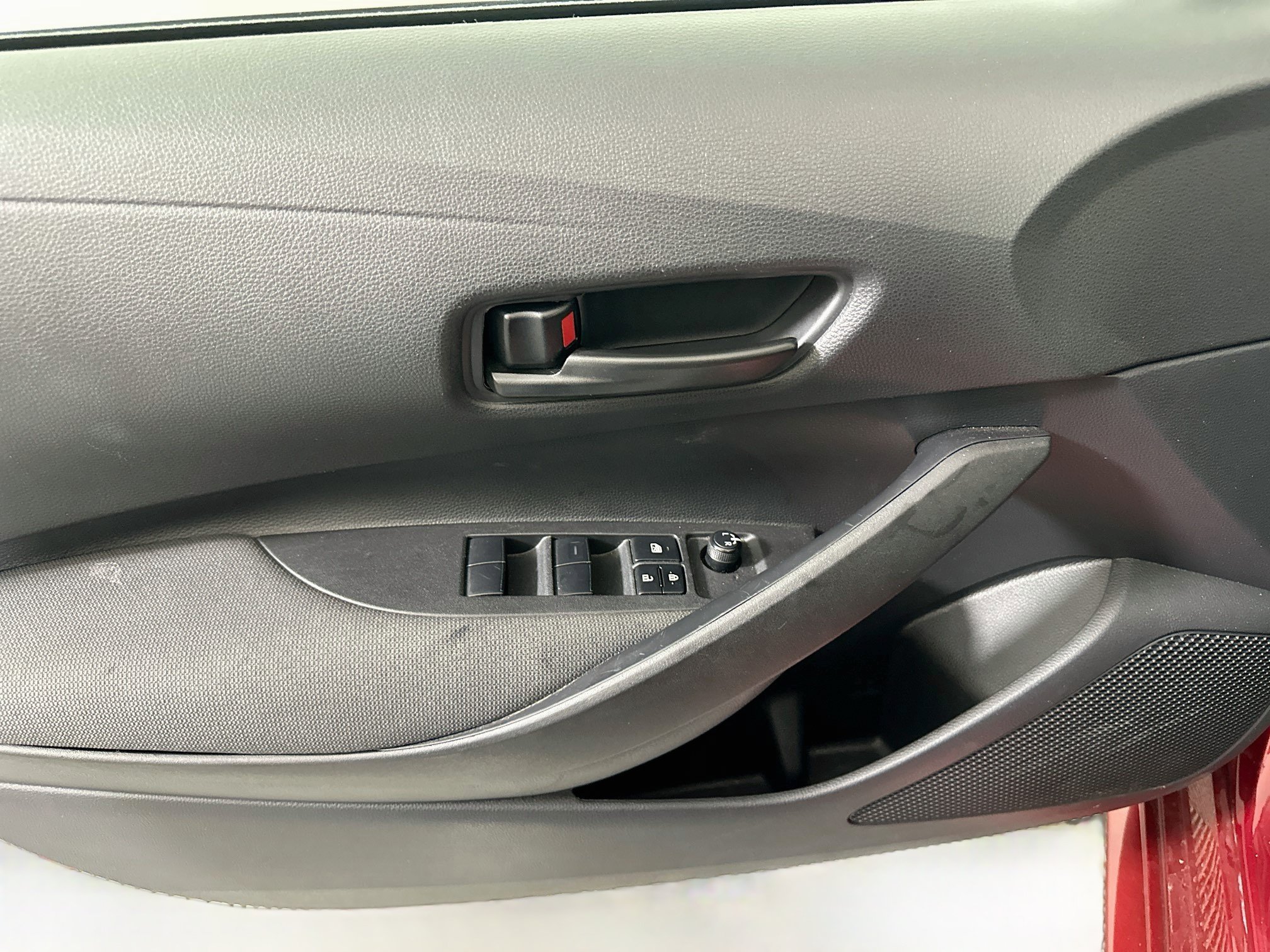 Used 2025 Toyota Corolla LE FWD image 15