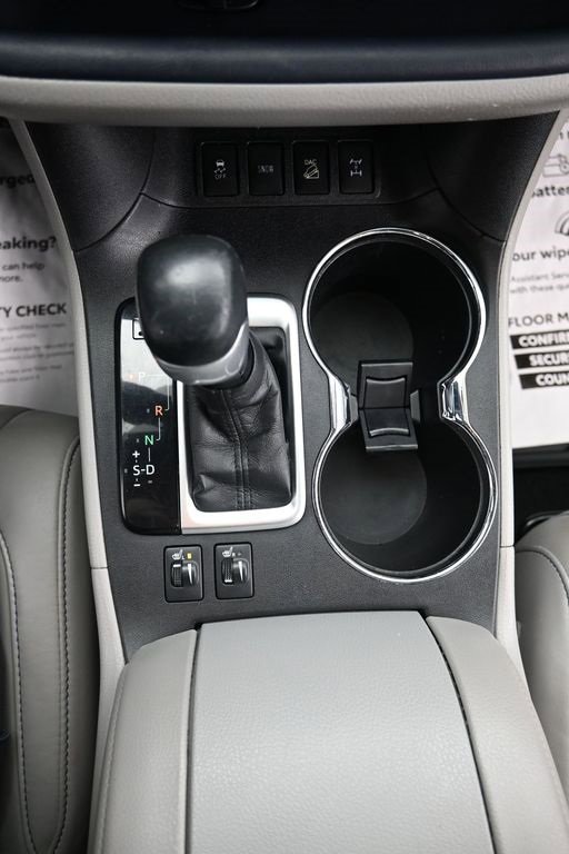 Used 2016 Toyota Highlander XLE image 28