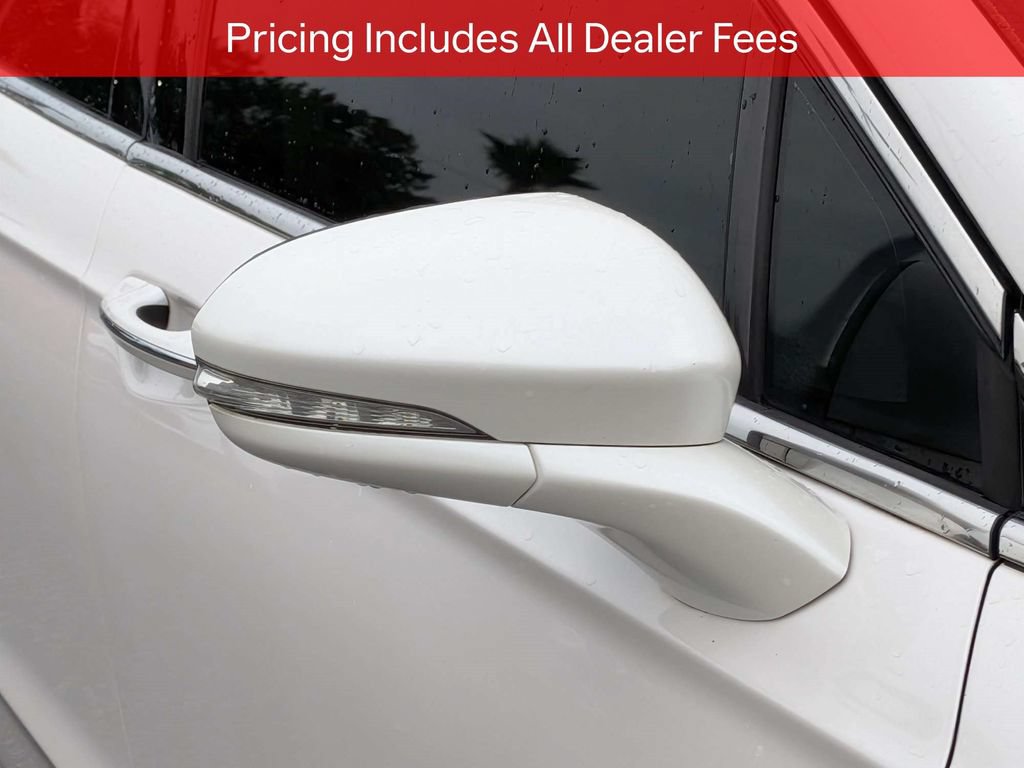 Used 2017 Ford Fusion SE w/ Fusion SE Technology Package FWD image 12