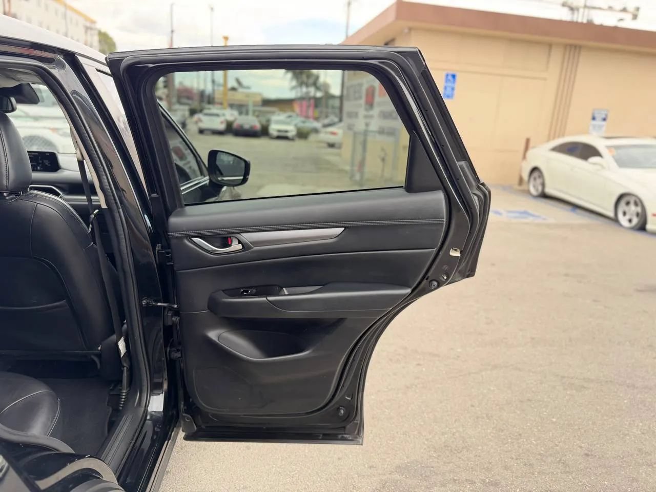 Used 2018 MAZDA CX-5 Touring w/ Preferred Equipment Package FWD image 31