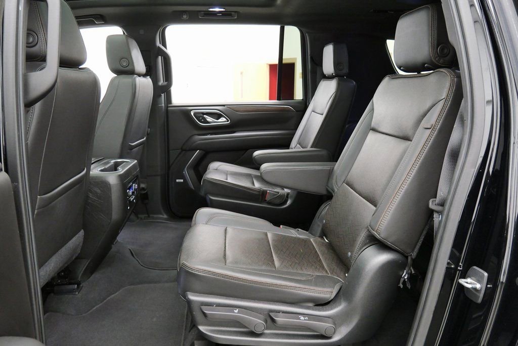 Used 2021 Chevrolet Suburban High Country w/ Premium Package image 20