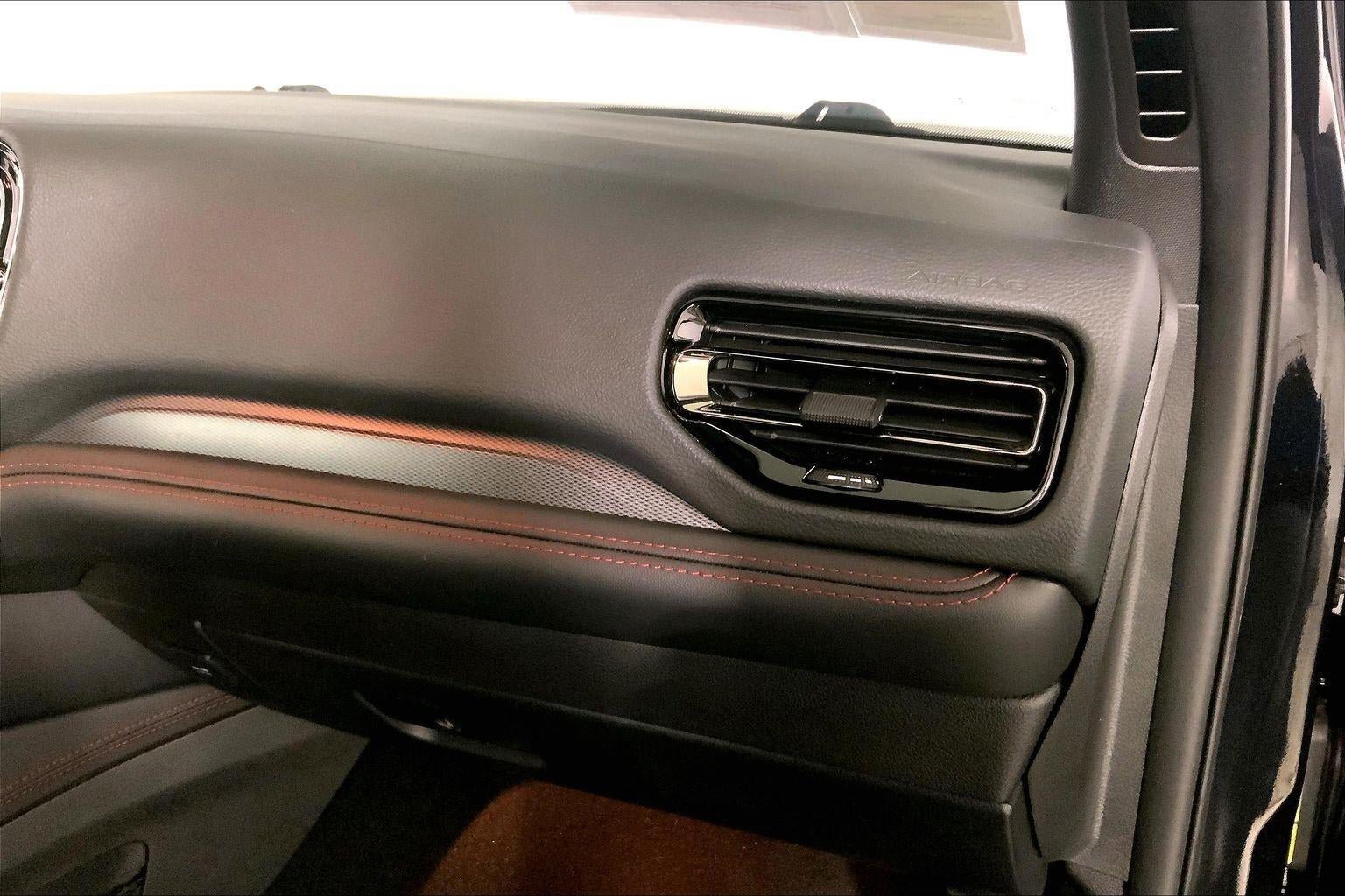 Used 2025 Dodge Durango GT AWD/4WD image 16