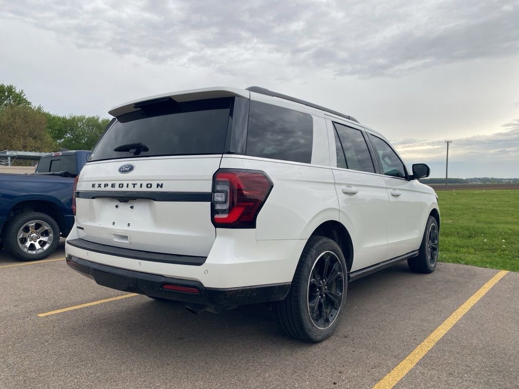Used 2024 Ford Expedition Limited AWD/4WD image 10