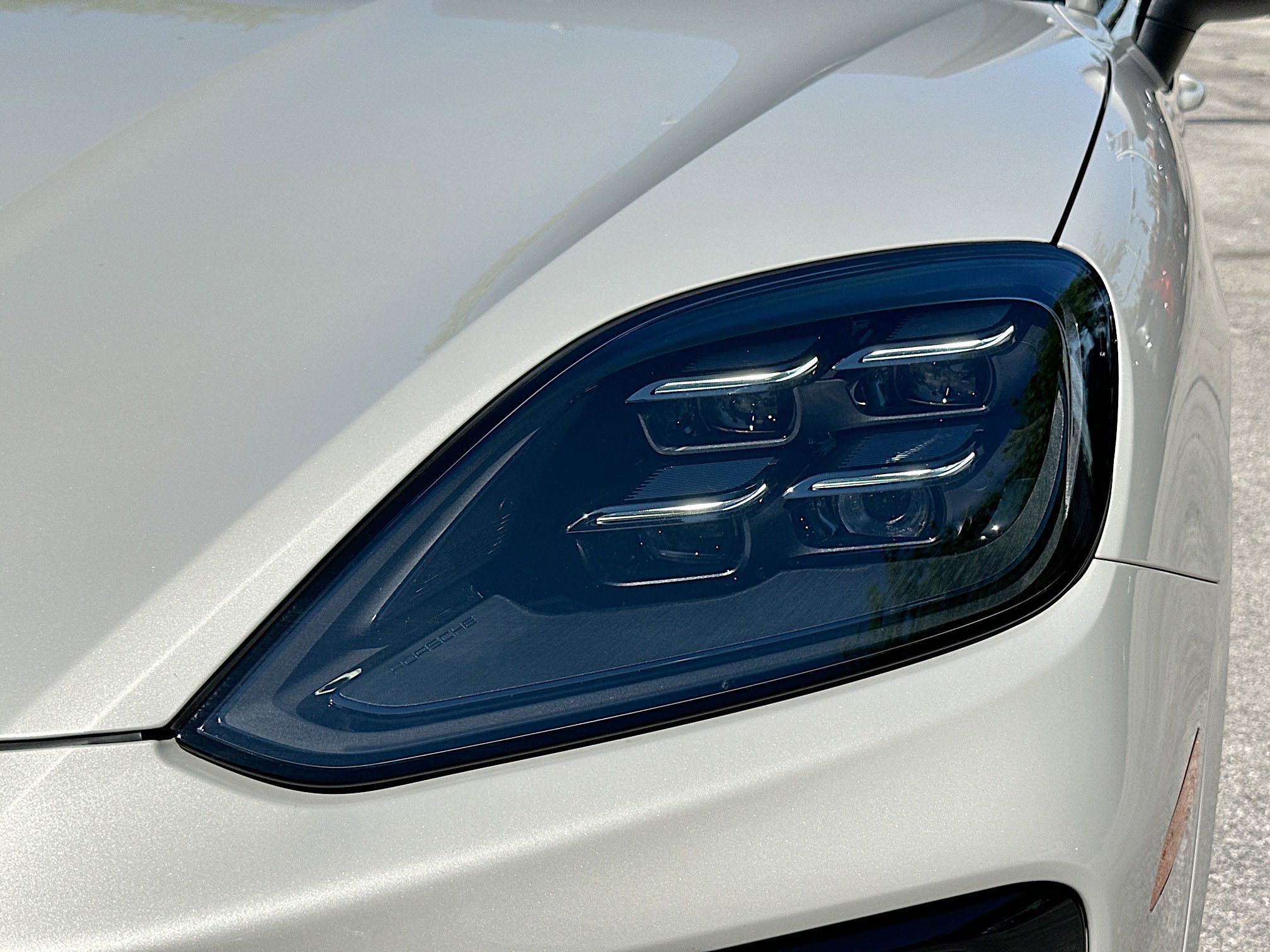 Used 2025 Porsche Cayenne Coupe image 32