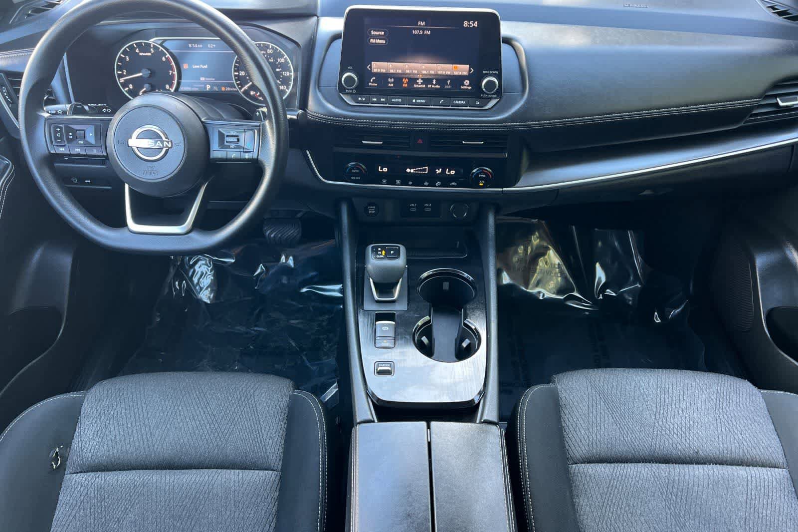 Used 2024 Nissan Rogue SV image 4