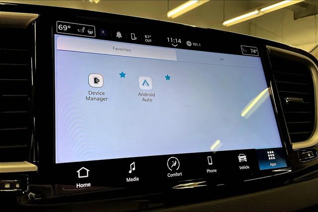 Used 2024 Chrysler Pacifica Touring-L image 35