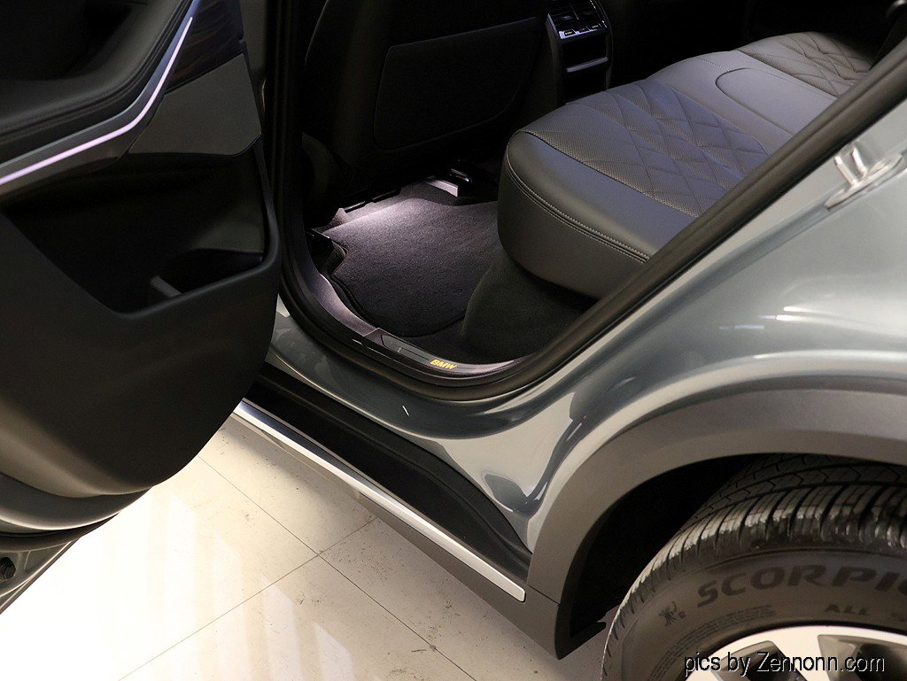 Certified 2025 BMW X5 xDrive40i w/ Premium Package image 31