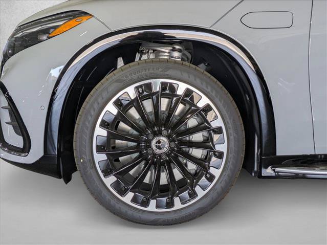 New 2026 Mercedes-Benz EQS 550 4MATIC SUV image 9