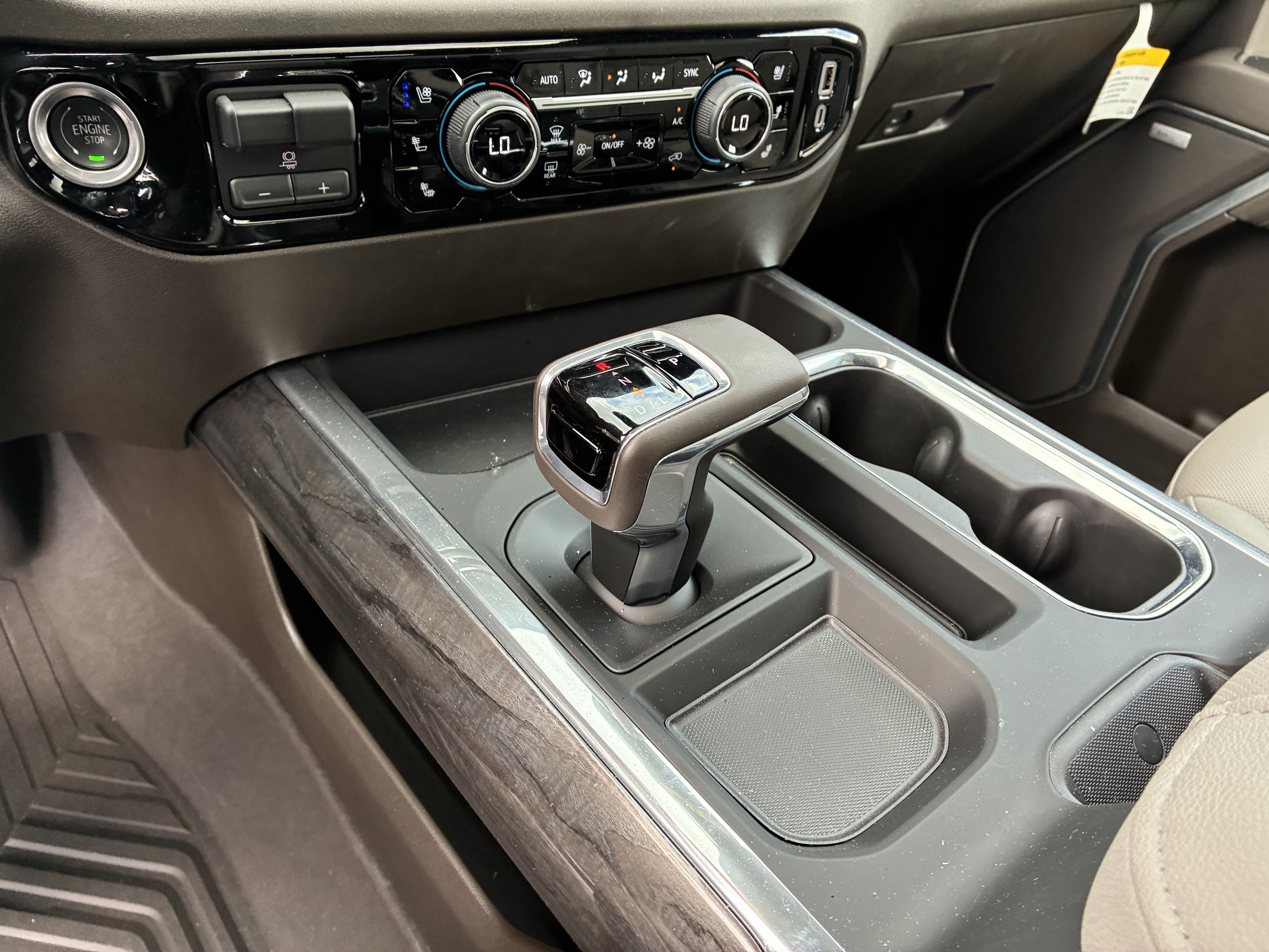 Used 2025 Chevrolet Silverado 1500 LTZ AWD/4WD image 36