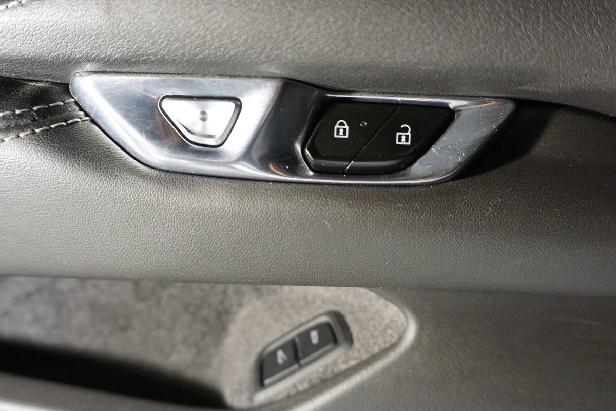 Used 2021 Chevrolet Corvette Stingray Preferred Cpe w/ Z51 Performance Package image 36