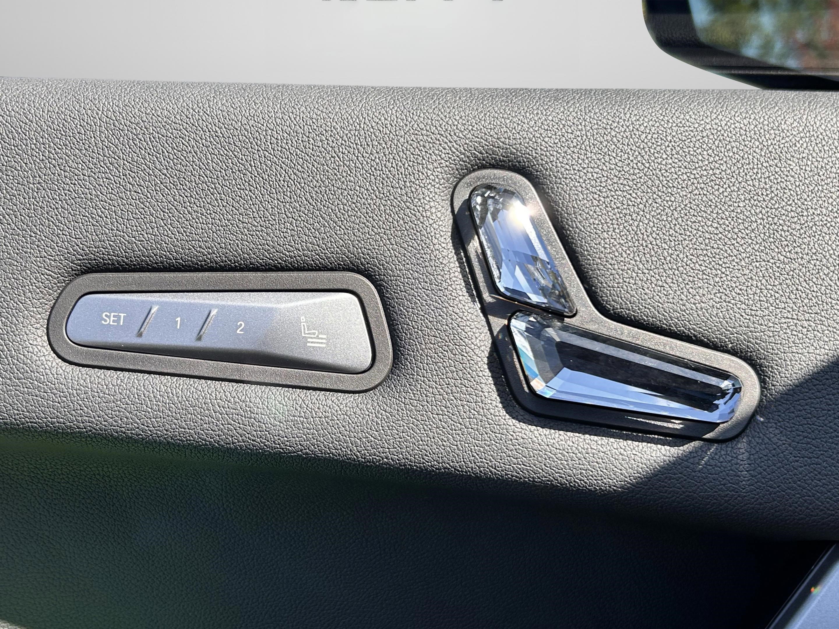 Used 2026 BMW iX xDrive60 w/ M Sport Package image 24