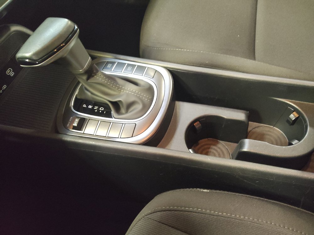 Used 2025 Hyundai Kona SEL FWD image 26