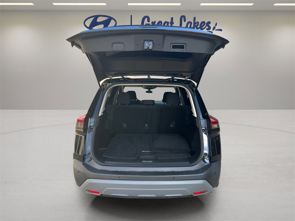 Used 2023 Nissan Rogue S image 10