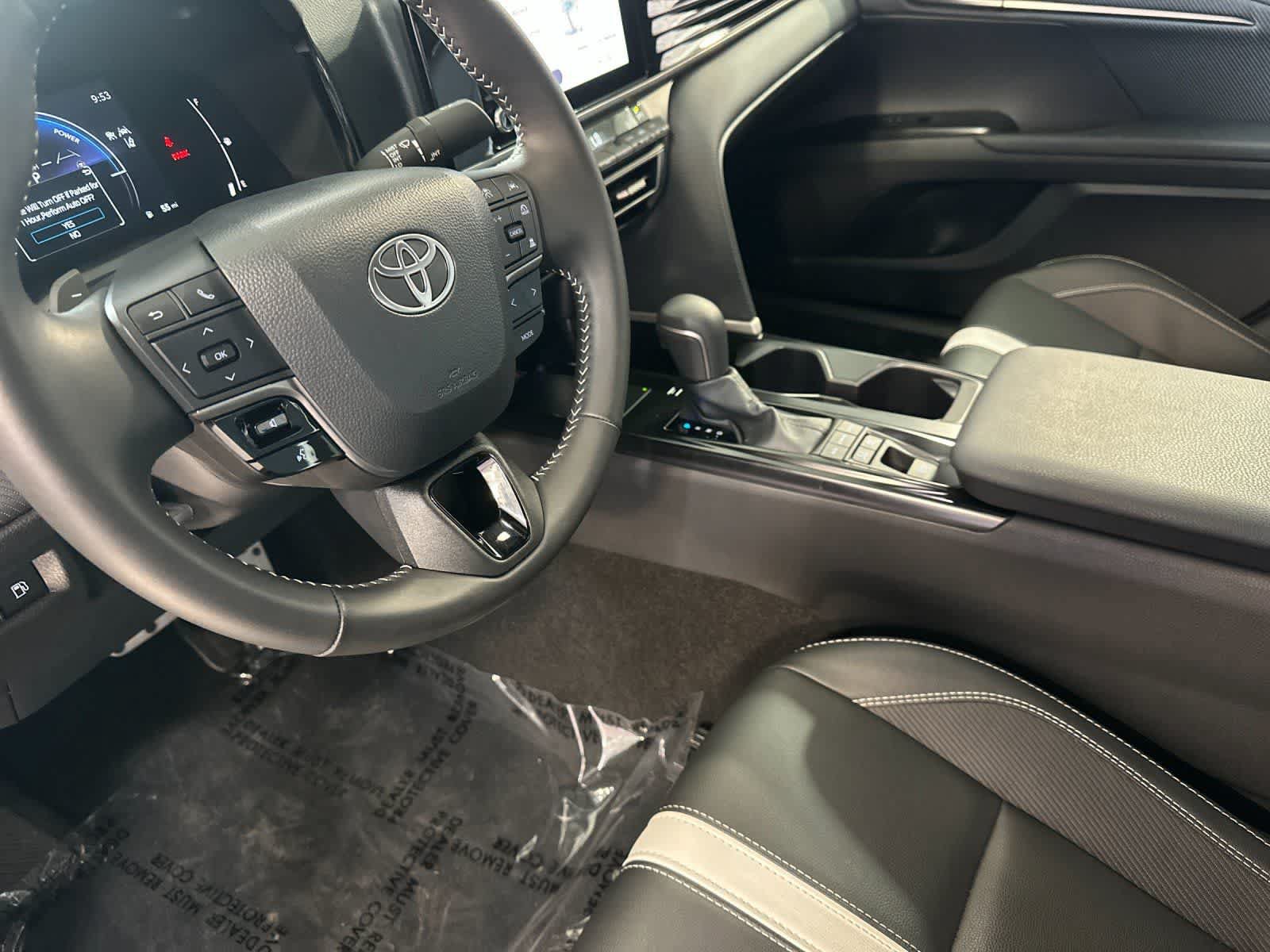 Used 2026 Toyota Camry SE FWD image 12
