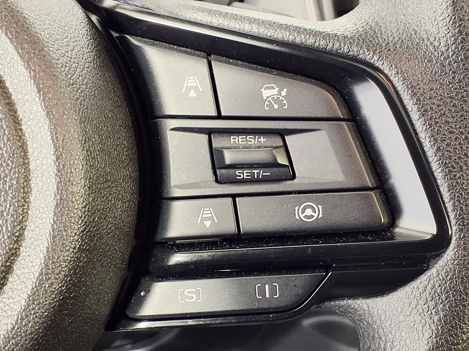 Used 2025 Subaru Crosstrek 2.0i Premium image 18