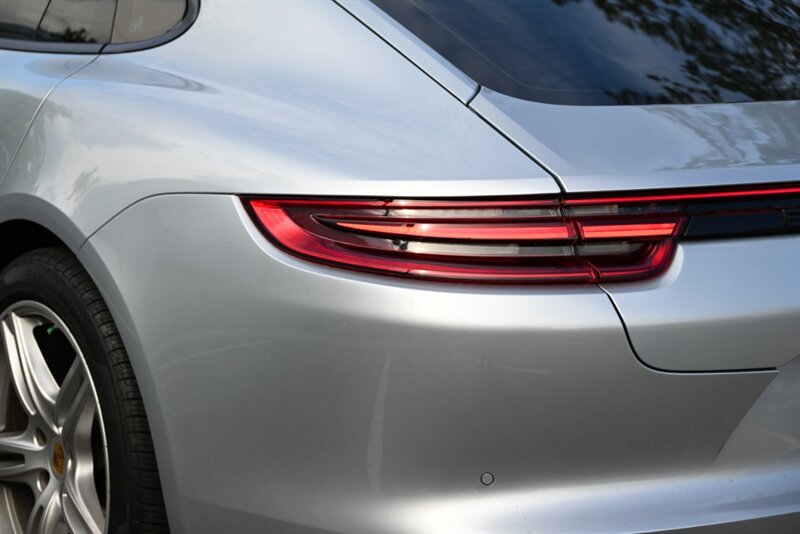 Used 2017 Porsche Panamera 4S w/ Premium Package Plus AWD/4WD image 12