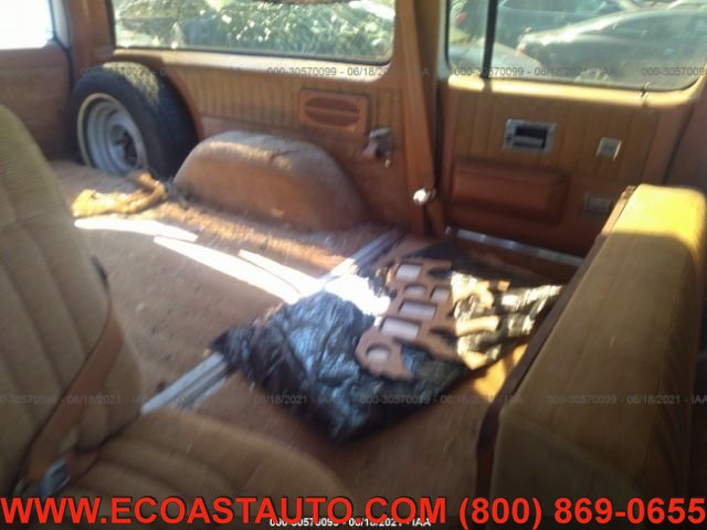 Used 1989 Chevrolet Suburban 2WD image 9
