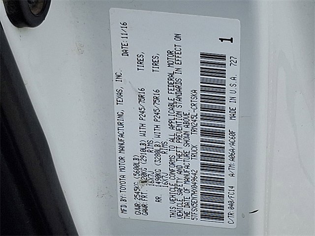 Used 2017 Toyota Tacoma SR5 w/ SR5 Appearance Package (SM) image 25