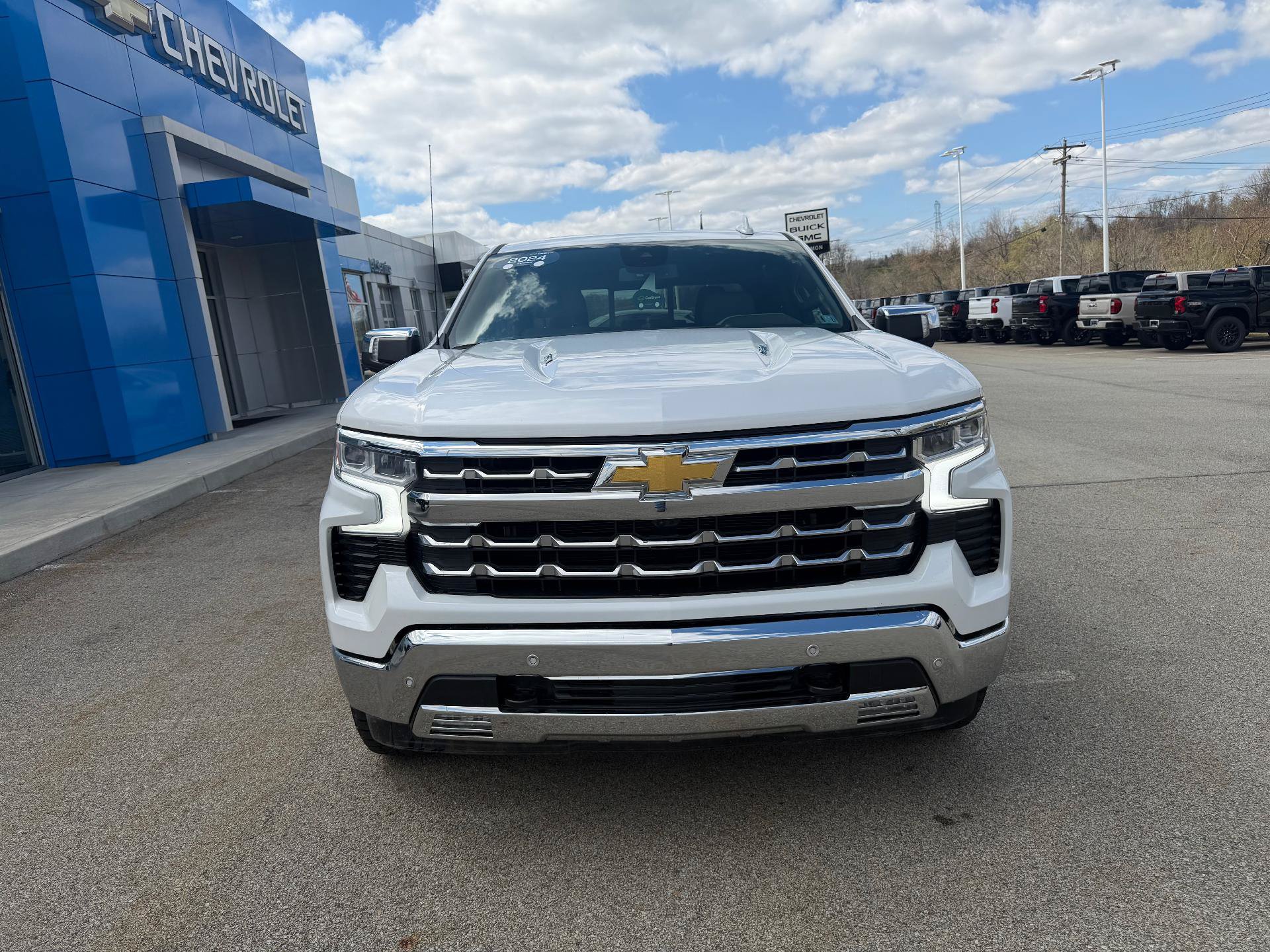 Certified 2024 Chevrolet Silverado 1500 LTZ w/ LTZ Convenience Package II AWD/4WD image 9