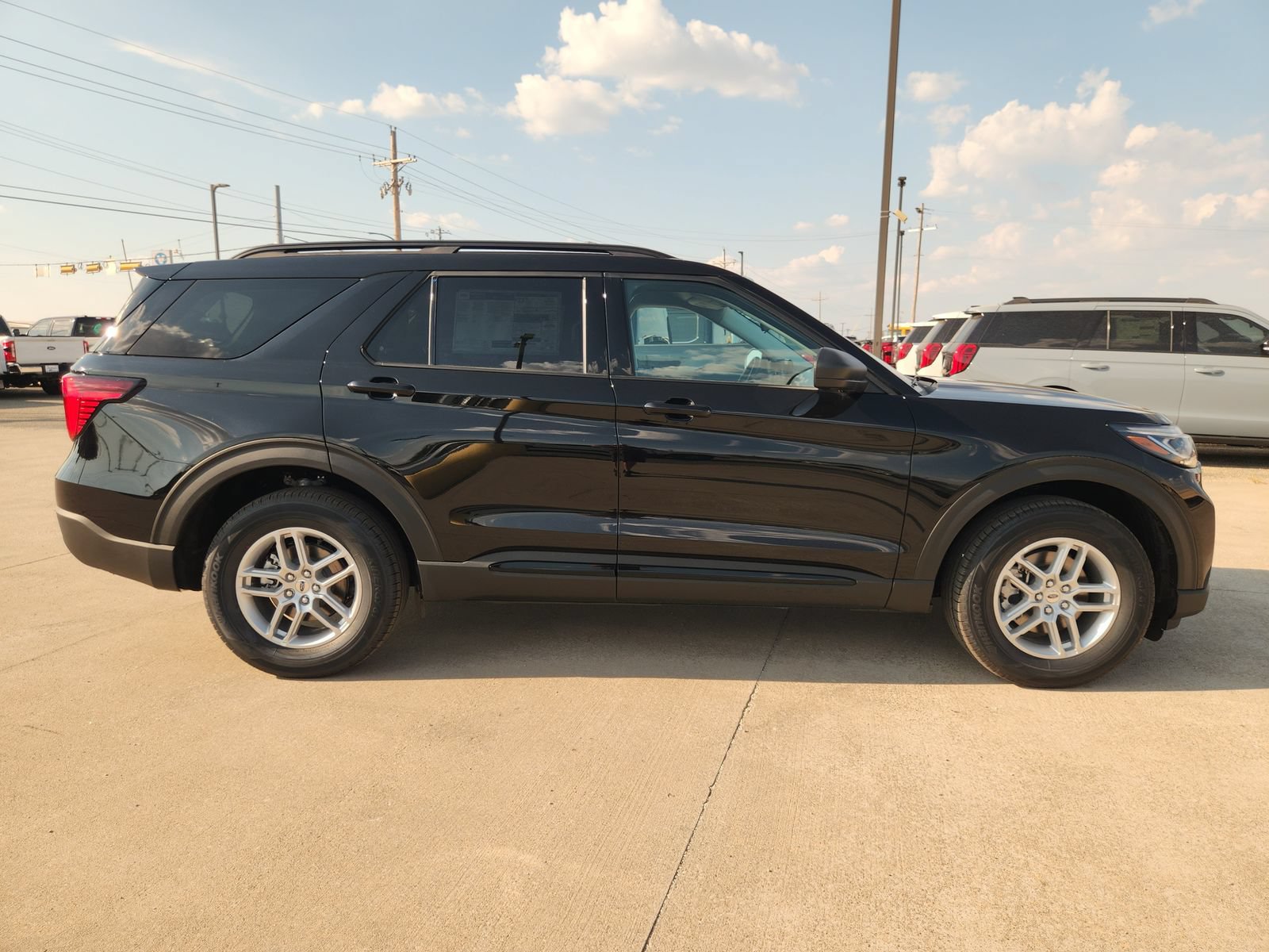 New 2026 Ford Explorer Active AWD/4WD image 7