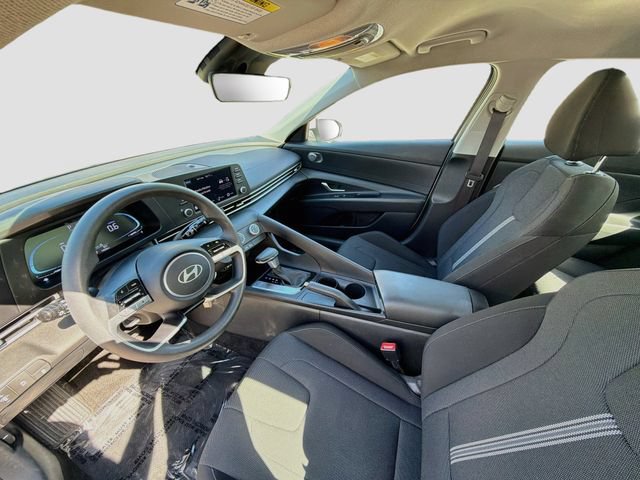 Certified 2024 Hyundai Elantra SE FWD image 20