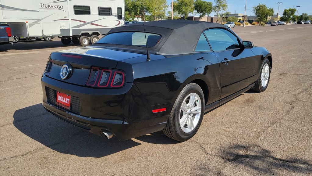 Used 2014 Ford Mustang Convertible RWD image 11
