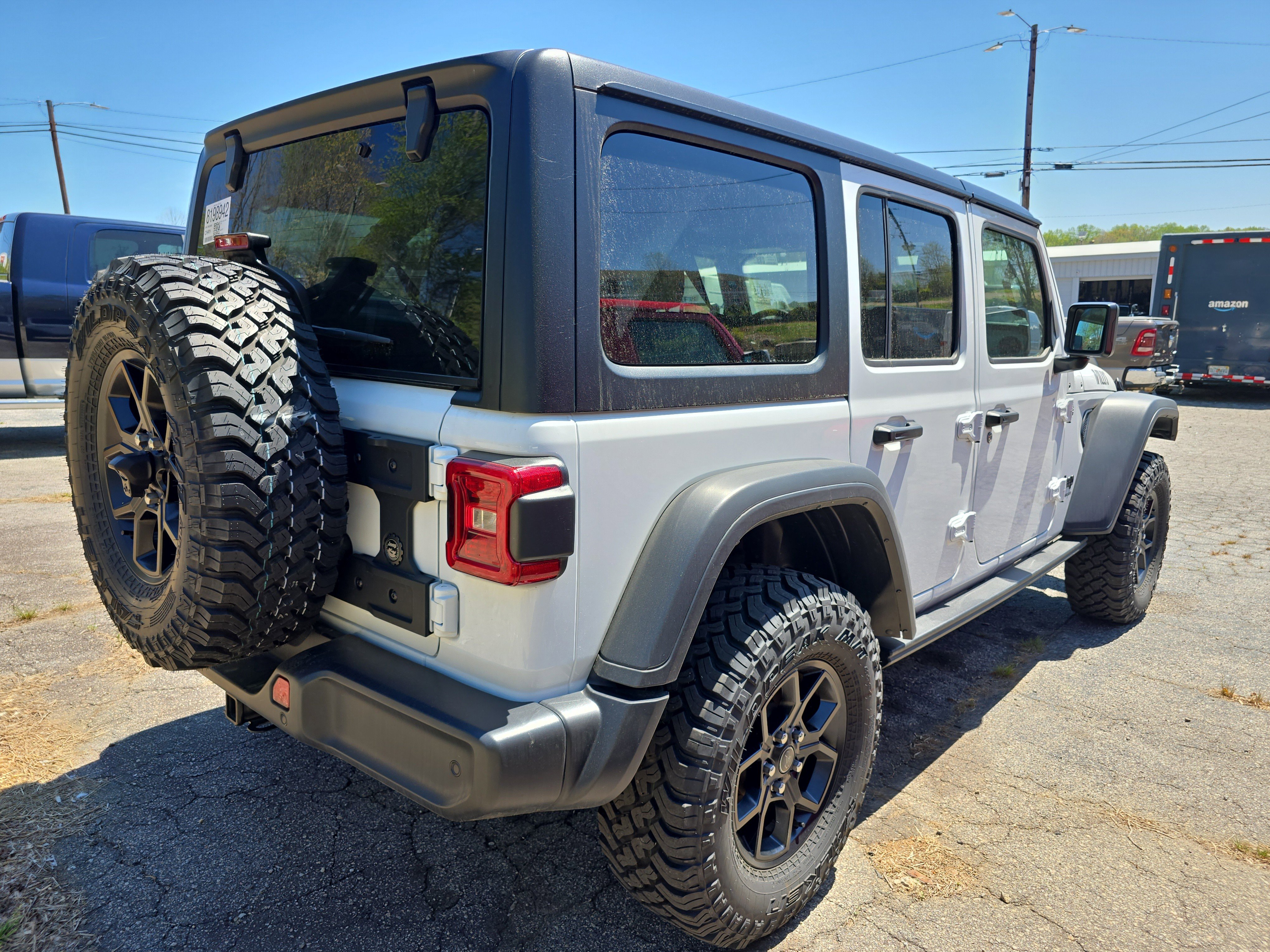 Used 2025 Jeep Wrangler Willys image 2
