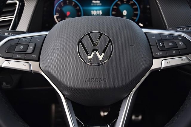 New 2026 Volkswagen Atlas Cross Sport SEL Premium R-Line image 18