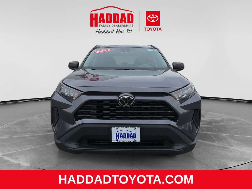 Used 2021 Toyota RAV4 LE AWD/4WD image 9