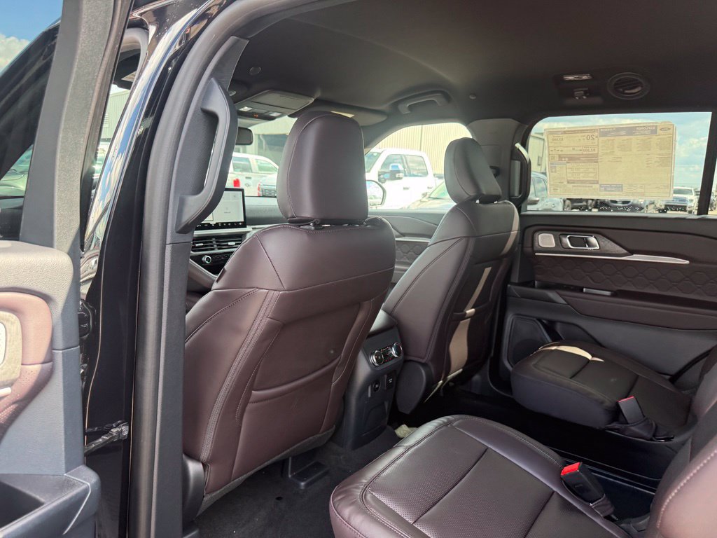 New 2027 Ford Explorer Platinum w/ 3.0L Ultimate Package AWD/4WD image 11
