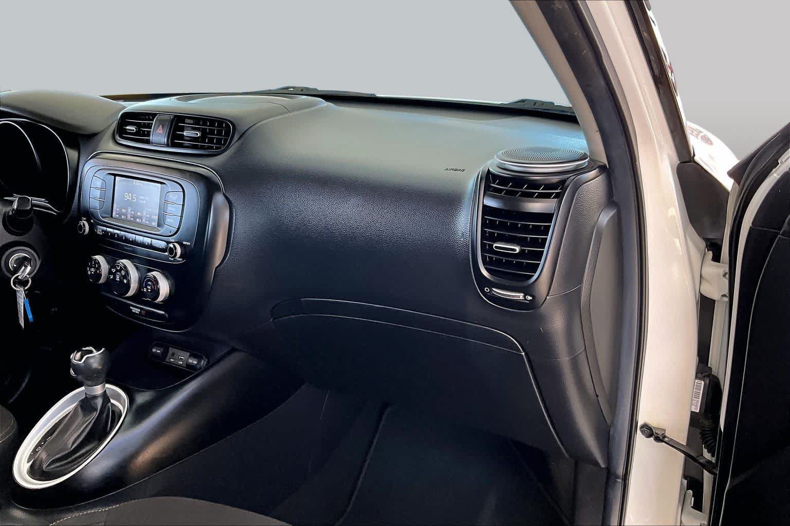 Used 2018 Kia Soul FWD image 18