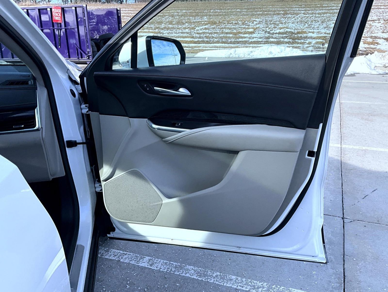 Used 2022 Cadillac XT4 Premium Luxury w/ Enhanced Visibility Package image 17