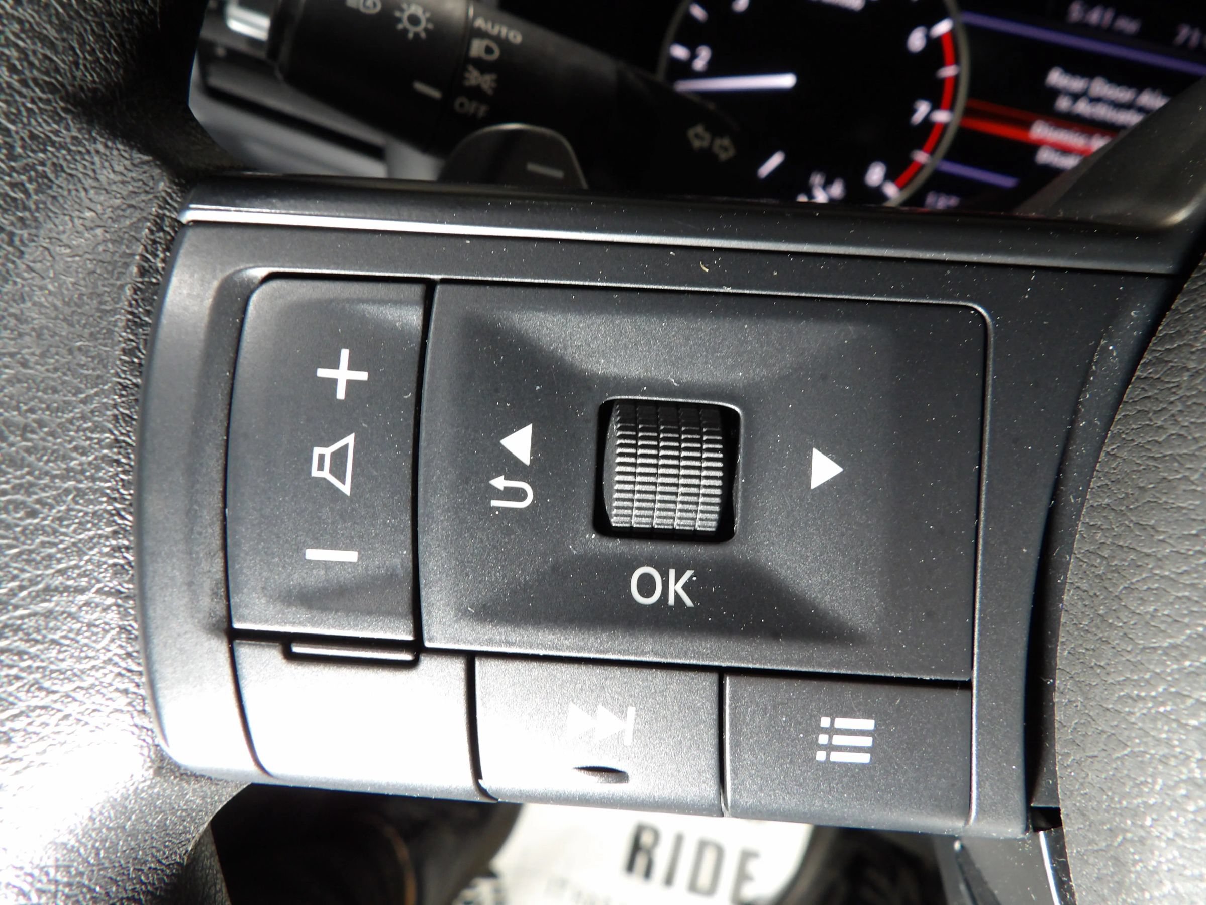 Used 2022 Nissan Rogue S FWD image 18