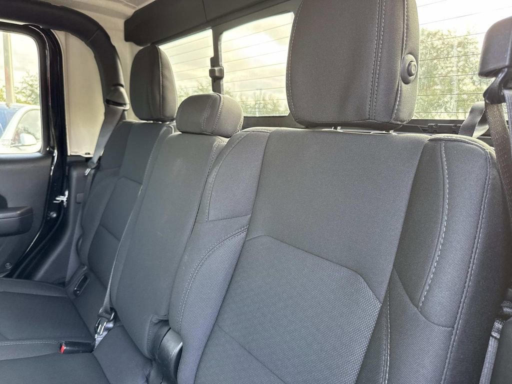 Used 2022 Jeep Gladiator Sport image 20