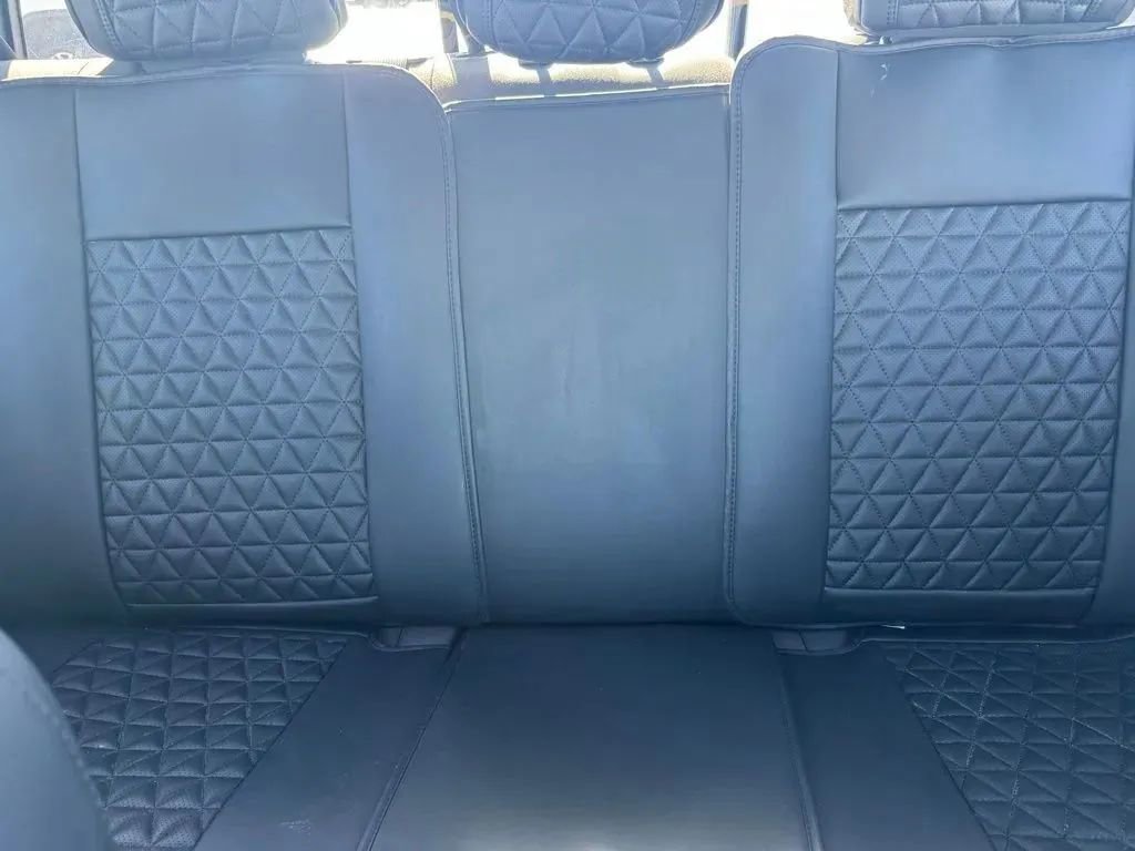 Used 2018 Toyota Tacoma TRD Off-Road w/ Technology Package image 18