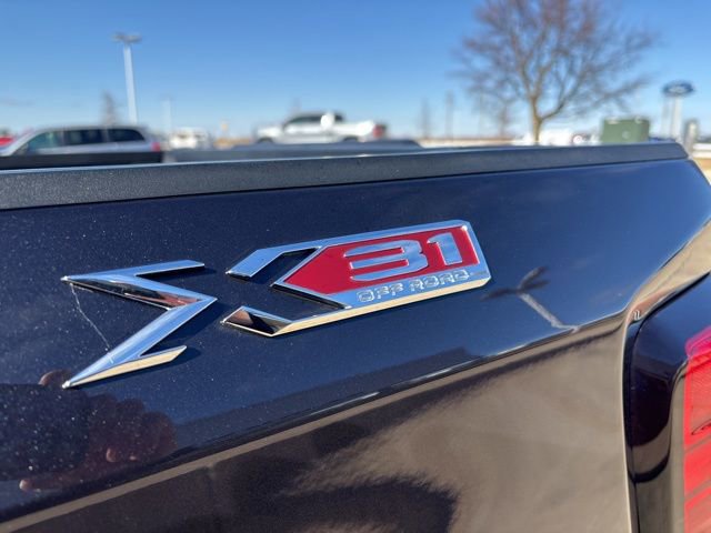 Used 2024 GMC Sierra 1500 SLT AWD/4WD image 12