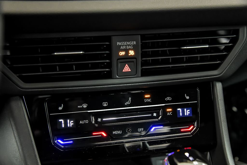 Used 2025 Volkswagen Jetta Sport image 14