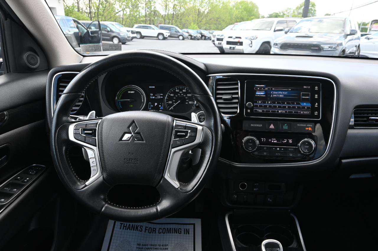 Used 2018 Mitsubishi Outlander SEL AWD/4WD image 29