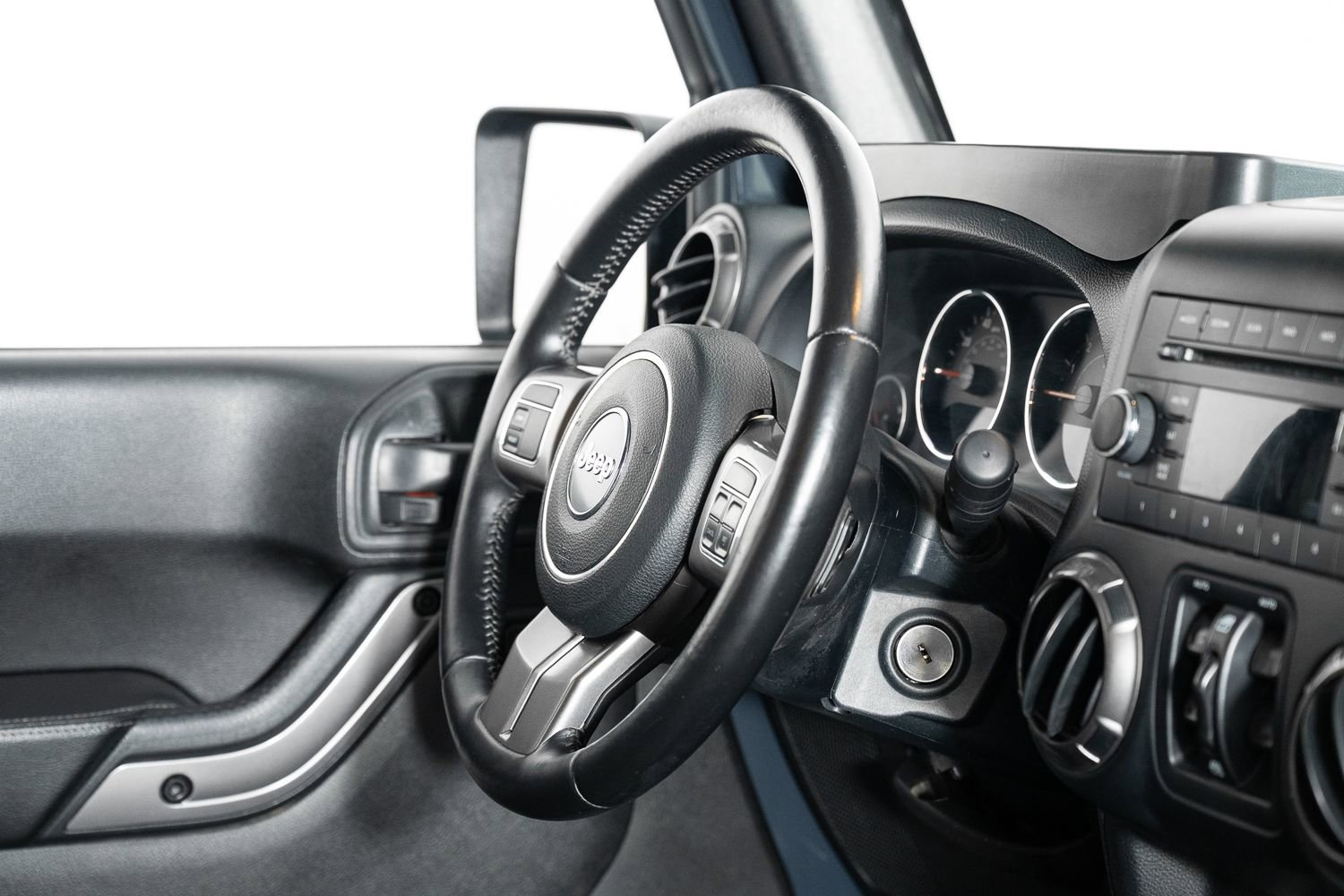 Used 2018 Jeep Wrangler Unlimited Sahara image 23