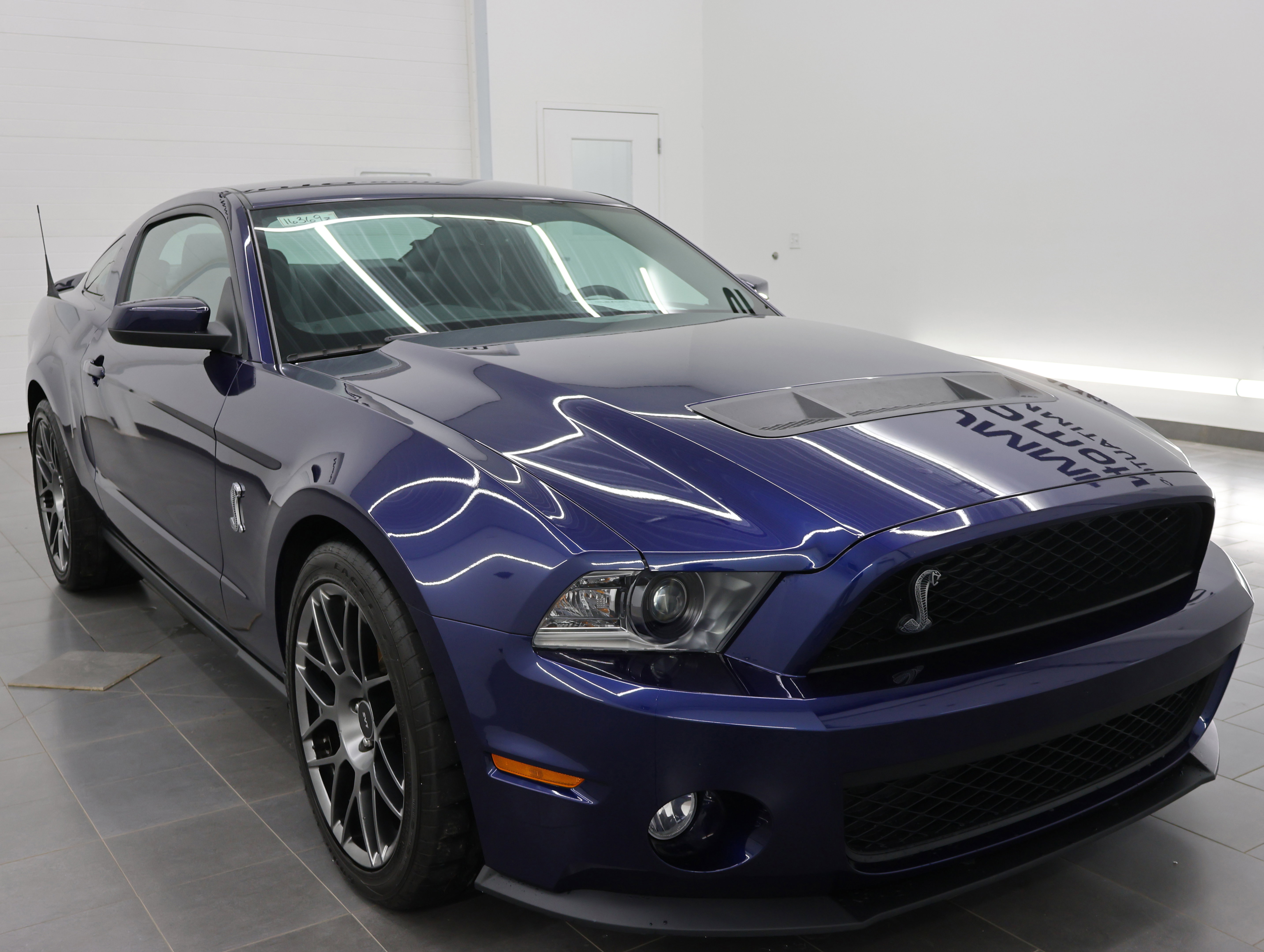 Used 2011 Ford Mustang Shelby GT500 w/ SVT Performance Pkg RWD image 2