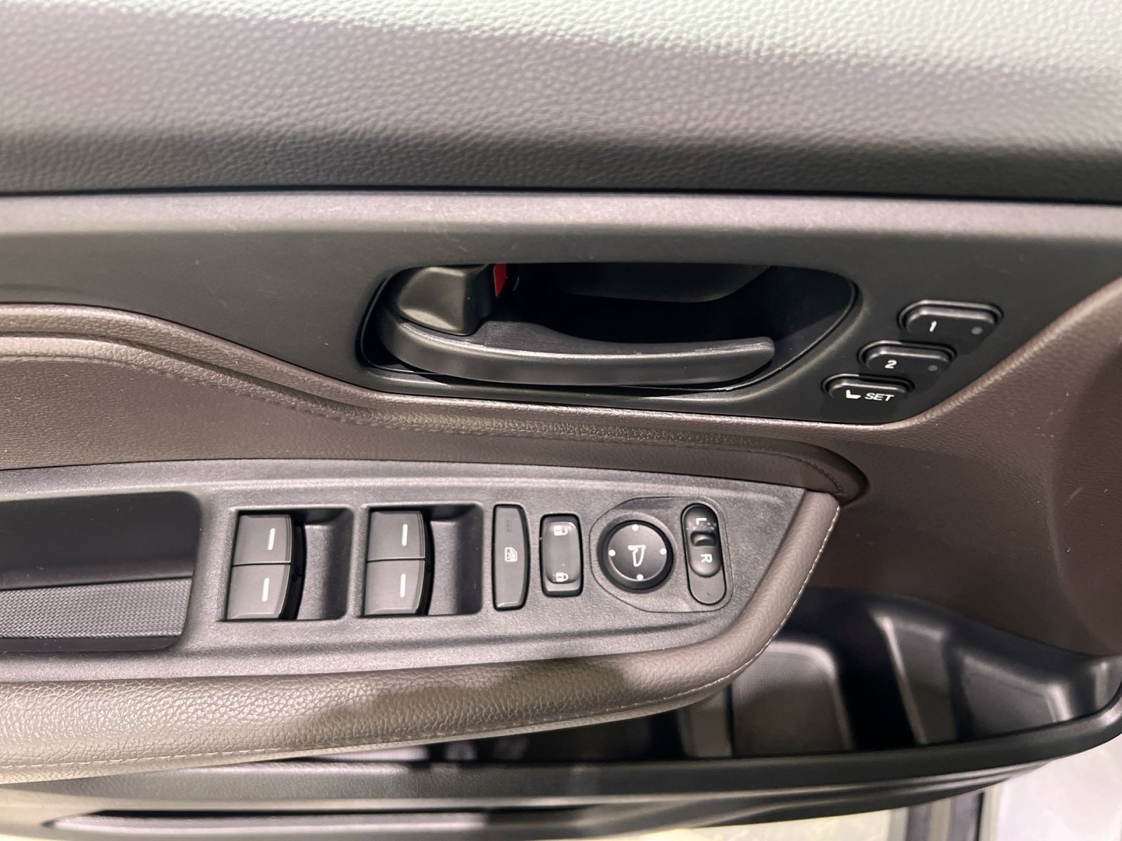 Used 2023 Honda Odyssey EX-L image 31