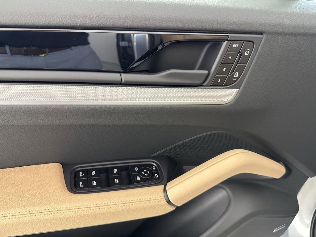 New 2026 Porsche Cayenne AWD/4WD image 34