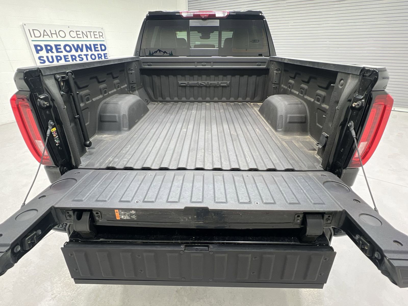 Used 2024 GMC Sierra 1500 Denali Ultimate AWD/4WD image 24